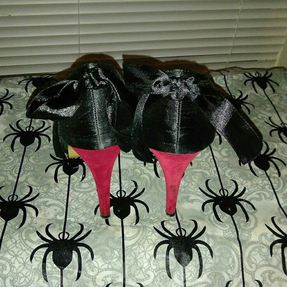 *SOLD* Iron Fist Wolfbeater Heels - Picture 3 of 4